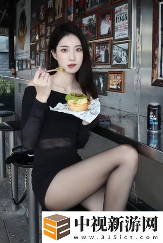 顯唇形的三角褲：為何成為時尚界的新寵，女性們為何趨之若鶩？